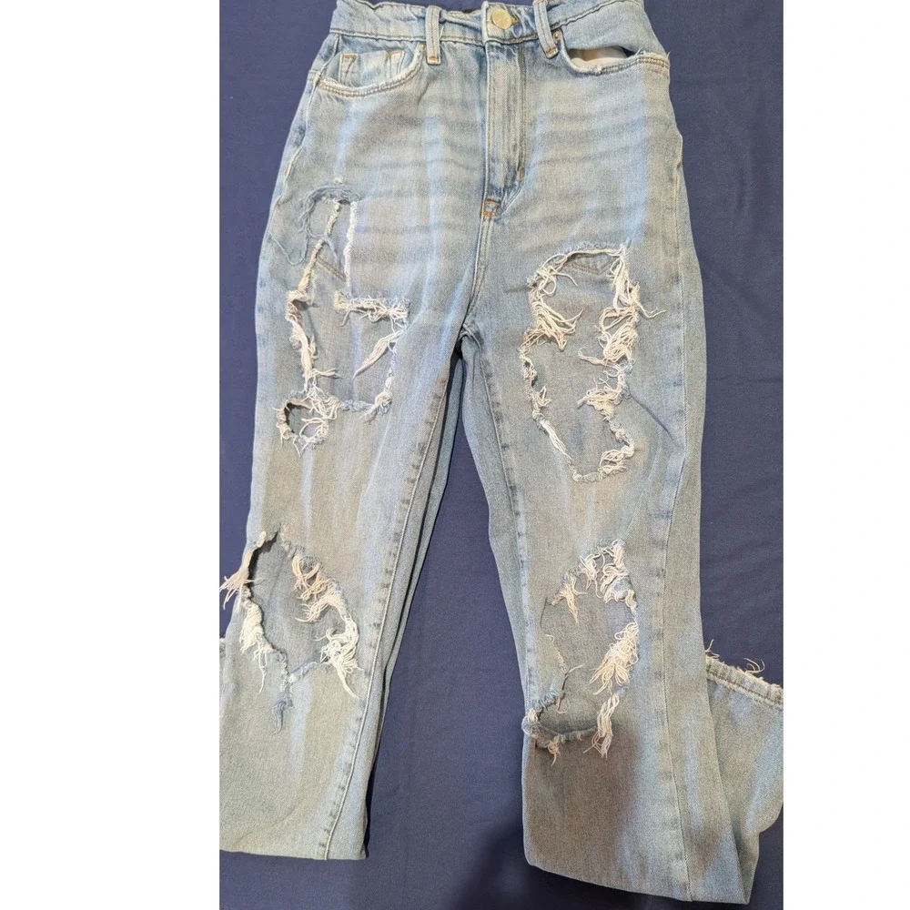 BDG Urban Outfitters Mom High Rise Light Wash Distressed Jeans Size 24